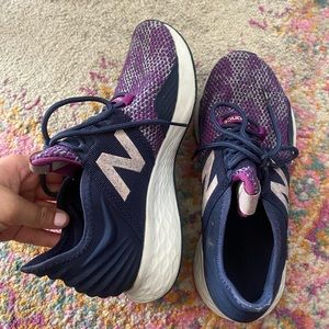 New balance tennis shoes